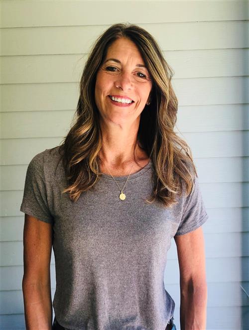 Elizabeth Canevari 
